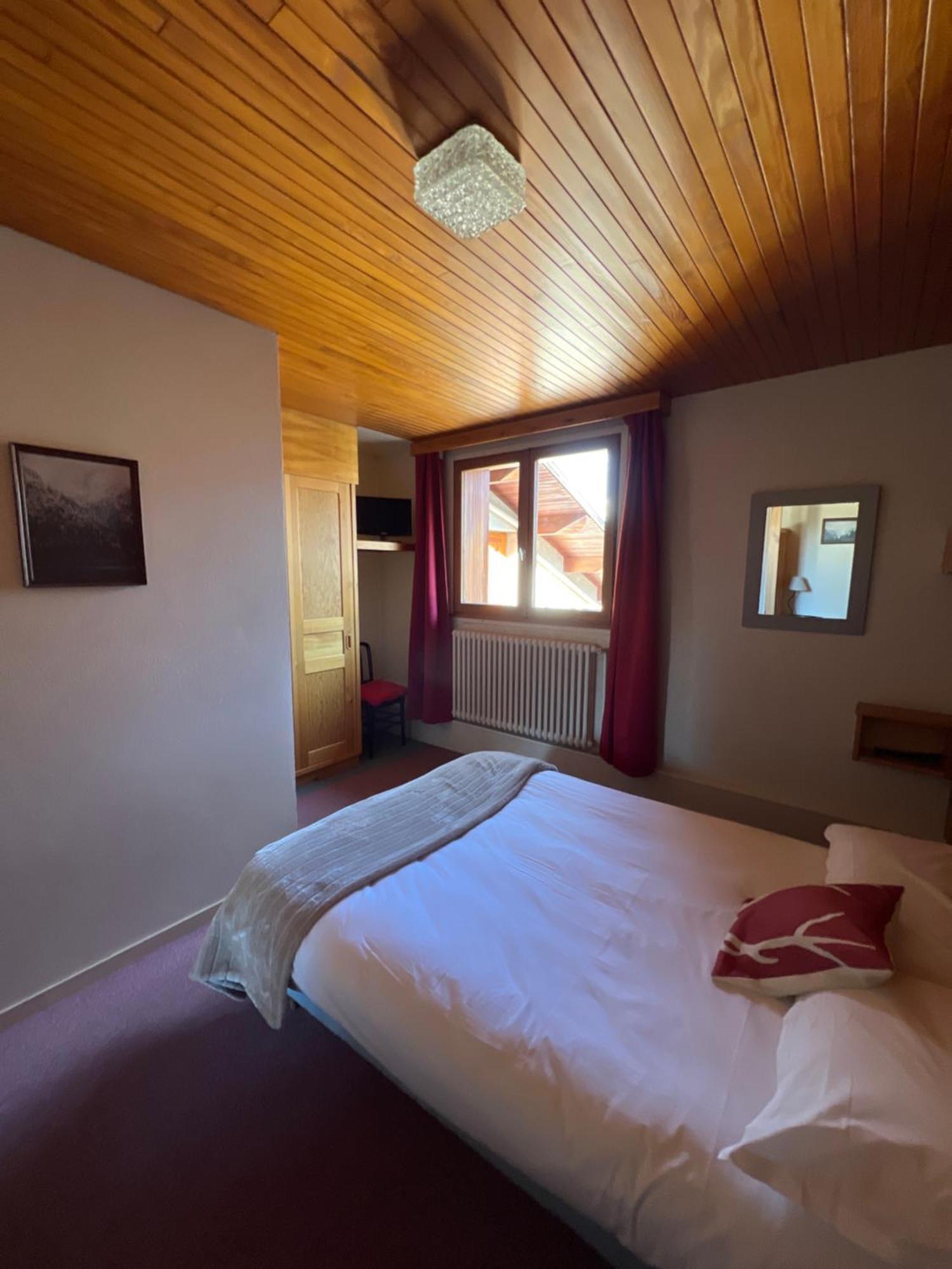 Hotel Restaurant La Pendine Les Pres المظهر الخارجي الصورة